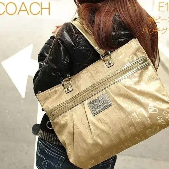 COACH STORYPATCH POPPY 15301 LIMITED EDITION TOTE - Picture 1 of 12